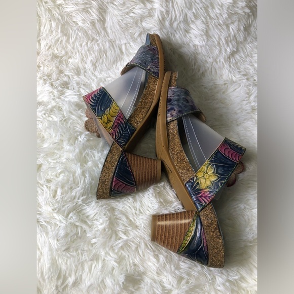 L'Artiste by Spring Step Multicolor Floral Sandals - Picture 12 of 15